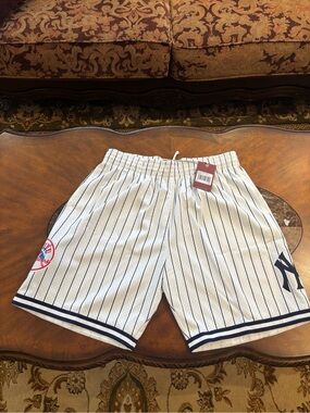 New York Yankees Mitchell & Ness  Pinstripe Athletic Shorts Size XL